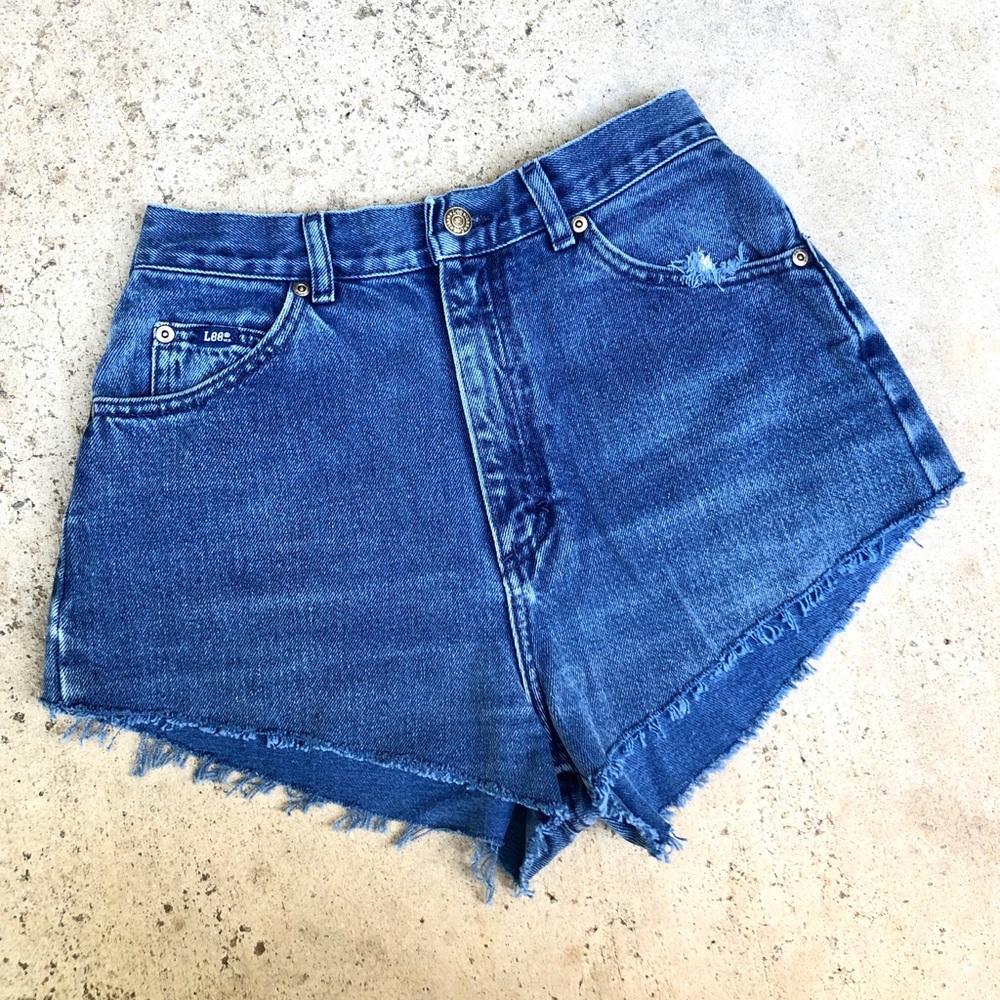 LEE’S HIGH-WAISTED SHORTS